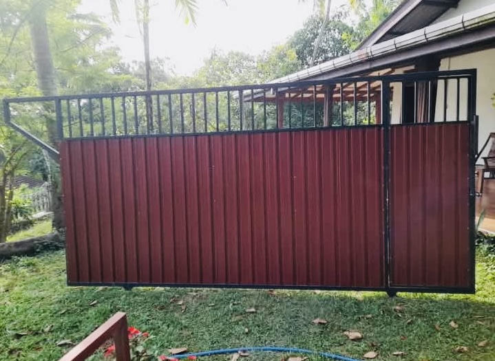 Stainless Steel Entrance Gate — Nelum Iron Works